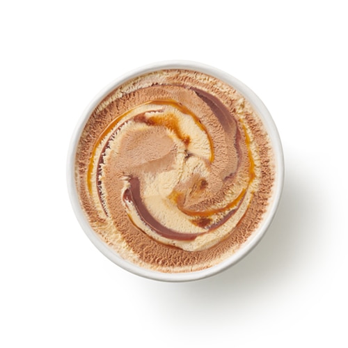 Crème glacée EXTRÄAZ étagée au caramel salé et au chocolat