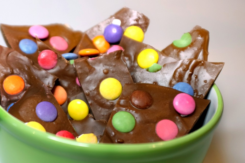 Recette d’écorce de chocolat aux SMARTIES (10 x 10 g)