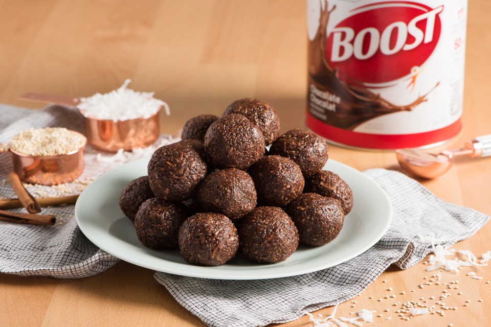 Chocolate Chai Quinoa ‘Cookie’ Bites recipe. These no bake, quinoa and chai-infused snack bites that will help fuel busy days.