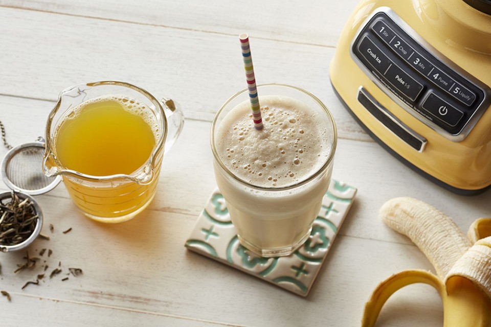 Green Banana Shake Recipe. A delicious and nutritious way to start your day, with green tea and frozen bananas.