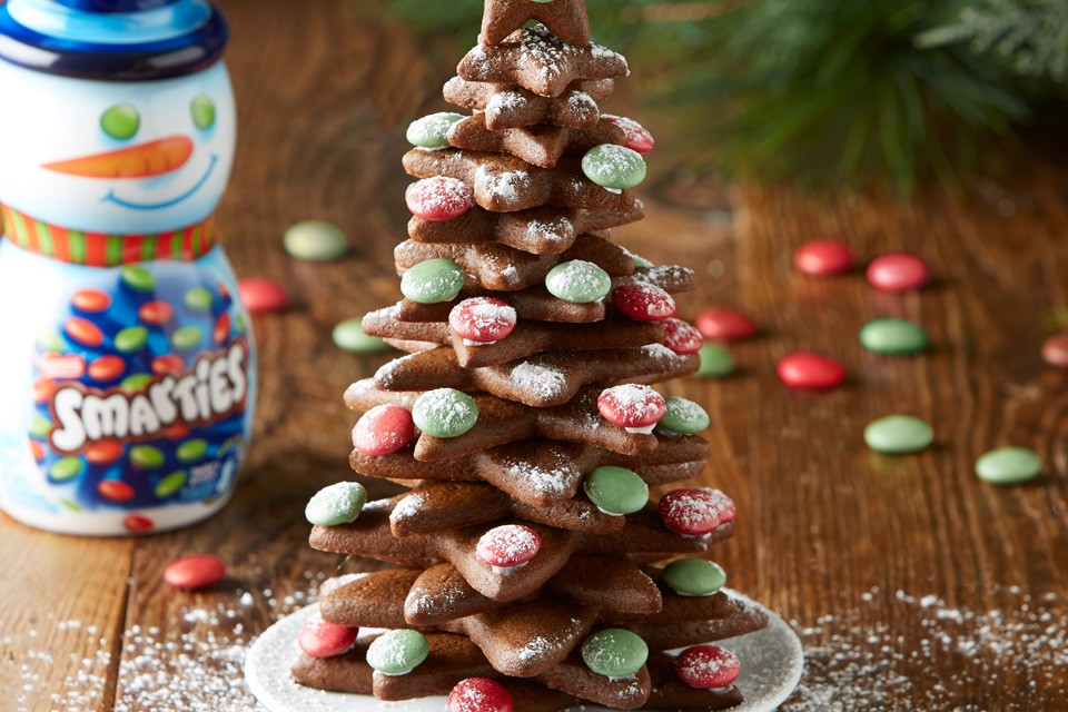 Recette d'arbre de Noël SMARTIES et Brownie au chocolat. Parfait pour les vacances.