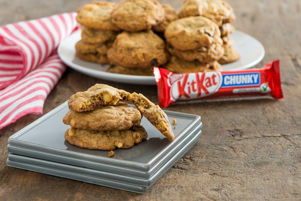 Recette de biscuits au chocolat sucrés et salés KIT KAT.