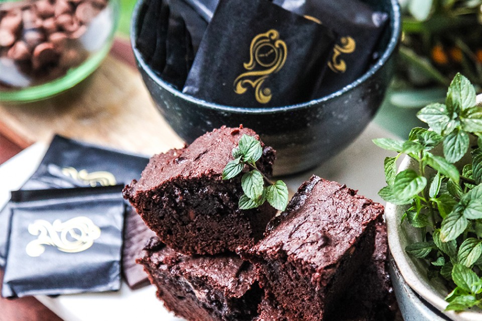 Incroyable recette de brownies au chocolat à la menthe AFTER EIGHT. Dessert parfait après le dîner.