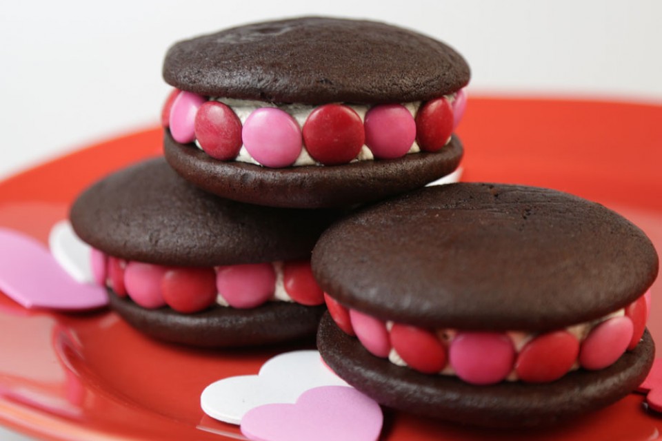 SMARTIES Mini Sweetie Pies Recipe. Something special for your Valentine!