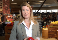 Diana Steele explique comment des cheveux beaux et sains commencent par la nutrition